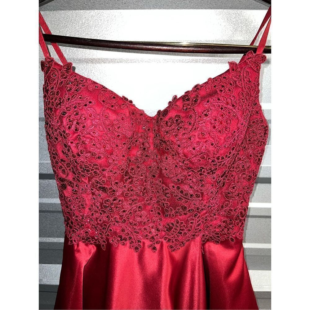 Red Dancing Queen USA Lace & Satin Pocketed Mini Formal Dress Size Small - Picture 2 of 10